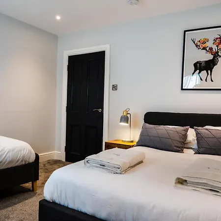 Apartment Central, Stylish 3 Bed With Sea Views Newquay (Cornwall)
